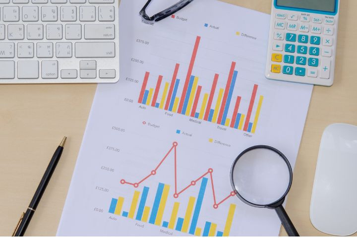 Quais são os serviços oferecidos por uma assessoria de marketing digital?